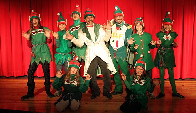 GoldenChainTheatreXmas_courtesyYTSierra_BrianWilkinson_680 Christmas performance at the Golden Chain Theatre in Oakhurst, CA. Photo by Brian Wilkinson courtesy of Yosemite Sierra
