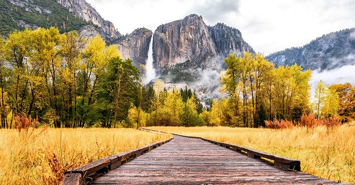 YO-Falls-Valley-boardwalk-autumn_DP_FB1200 The boardwalk to Yosemite Falls in autumn