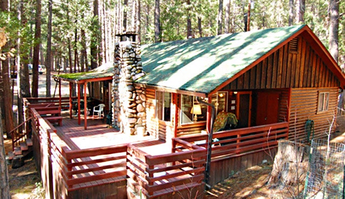 The-Redwoods-Raccoons-End-Cabin_courtesy_680 Raccoons End Cabin at the Redwoods in Yosemite. Courtesy photo