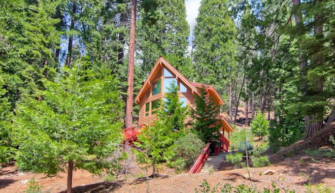 YOScenicWonders-Red-Fox-Retreat_courtesy_680 The Red Fox Retreat at Yosemite's Scenic Wonders Vacation Rentals. Courtesy photo