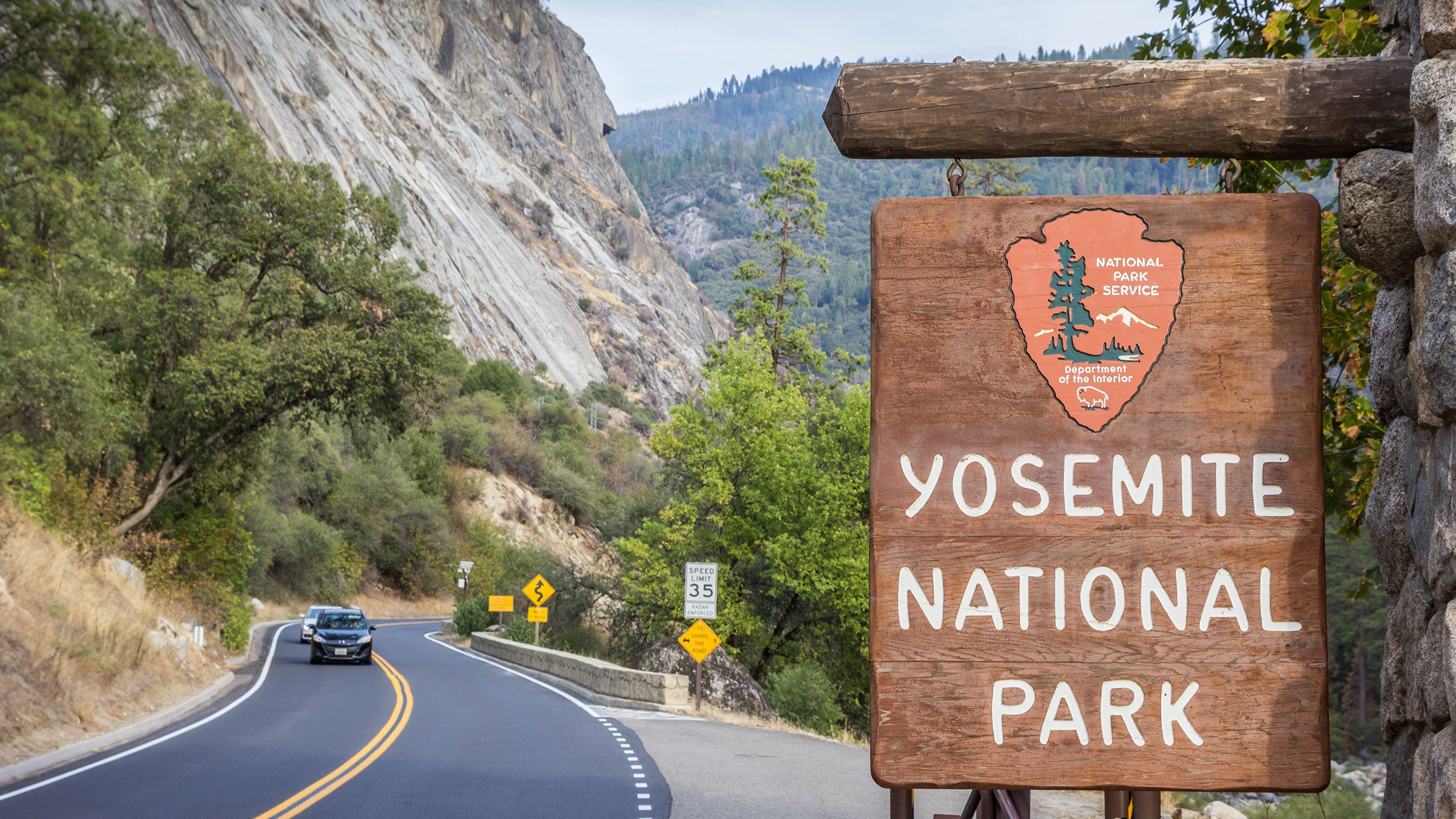 Entrance sign to Yosemite National Park - Yosemite National Park Trips