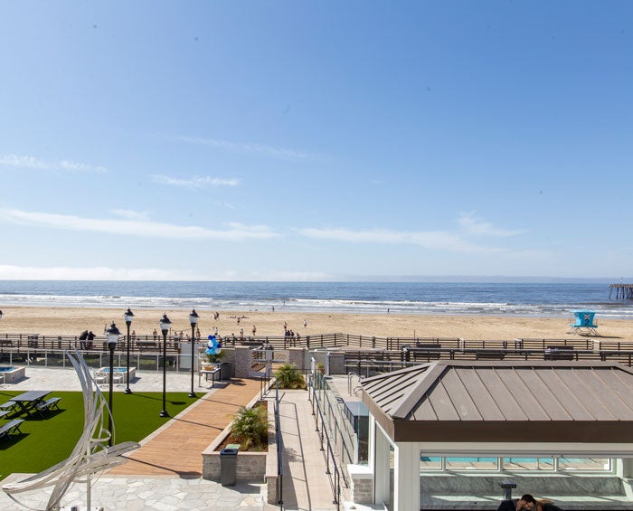 CA-VesperaOnOcean-exterior-facing-beach_ShannonMcMillenPhoto_courtesy_700 Vespera on Ocean hotel on Pismo Beach near the pier
