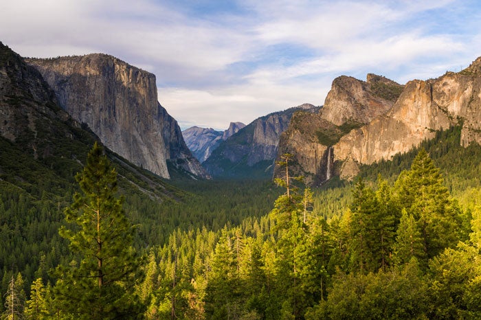 YO-TunnelView-green_DP_700 Tunnel View, perhaps the most famous view of Yosemite
