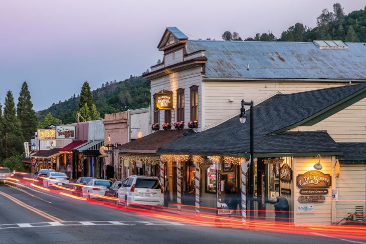 Historic downtown Mariposa at dusk