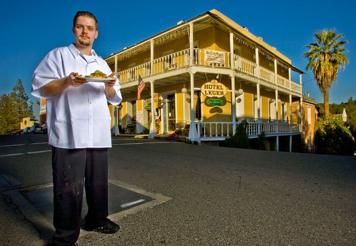 Calaveras-MokelumneHill-HotelLeger-chef_RickEMartin_courtesy_700 Hotel Leger in Mokelumne Hill in Calaveras County