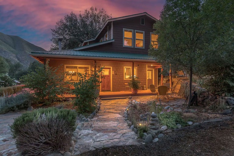 13 of the Coolest Airbnbs at Yosemite National Park